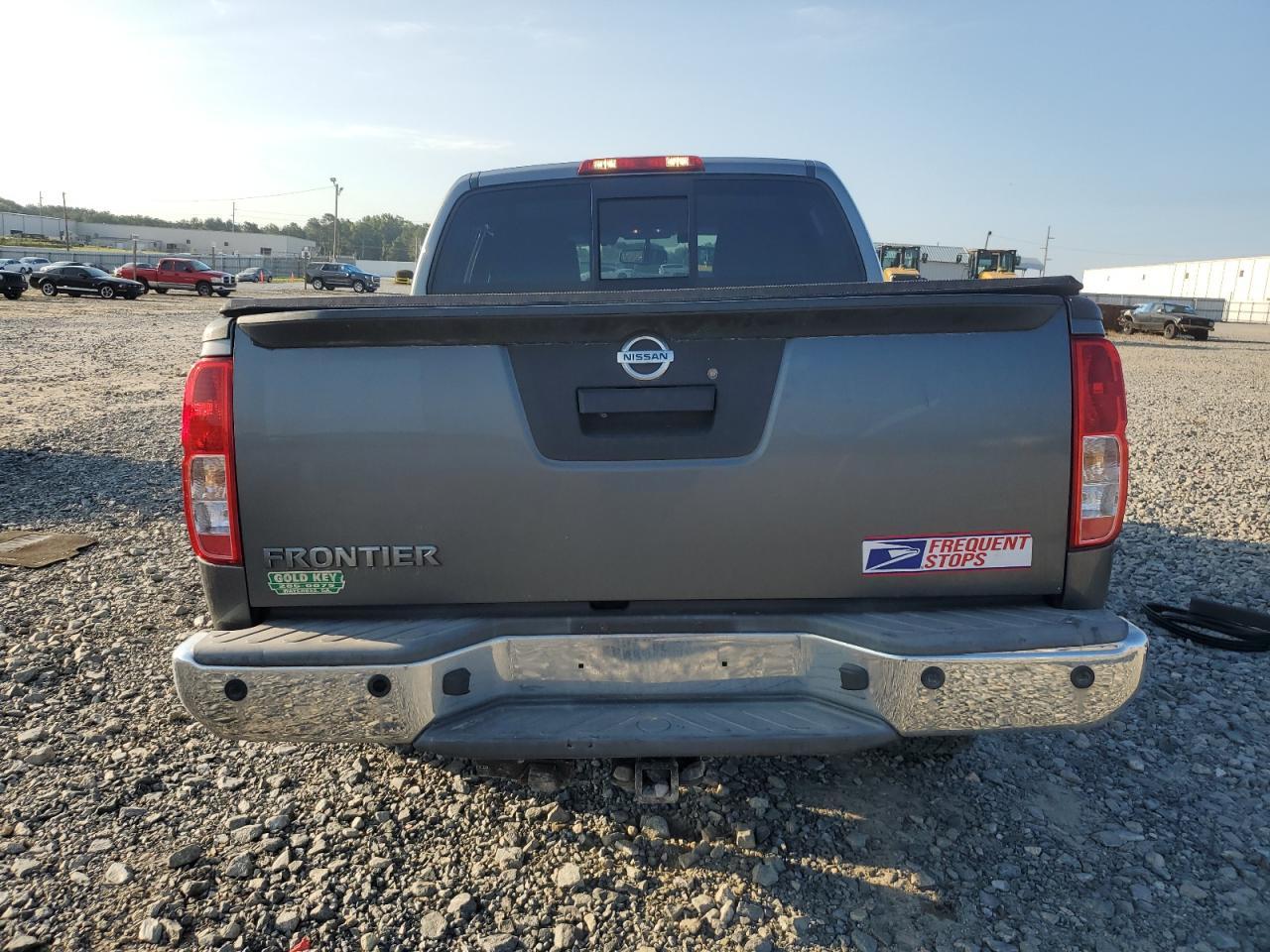2017 NISSAN FRONTIER S - Фото 6