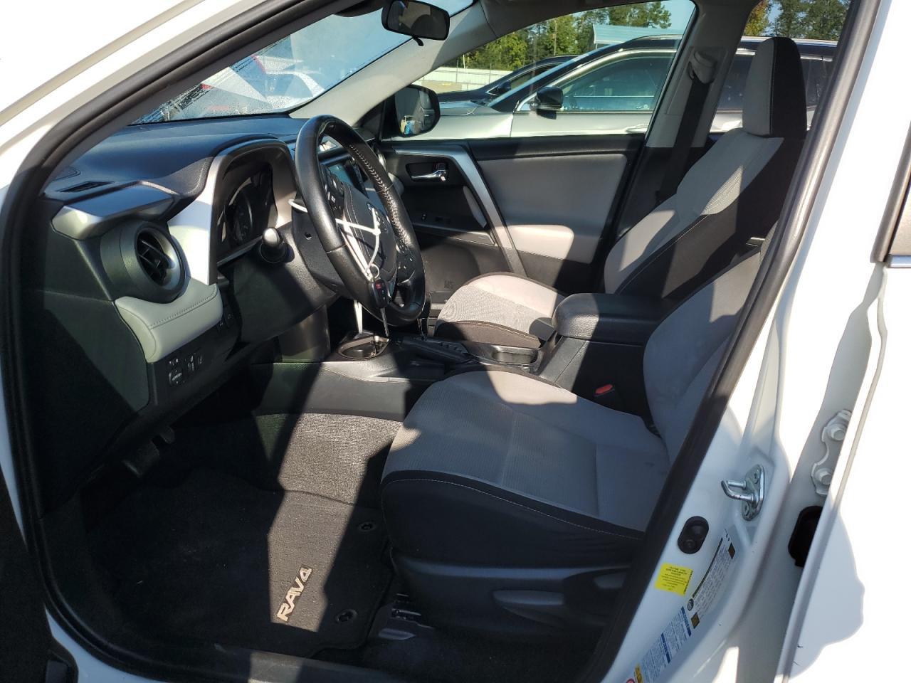 2017 TOYOTA RAV4 XLE - Фото 7