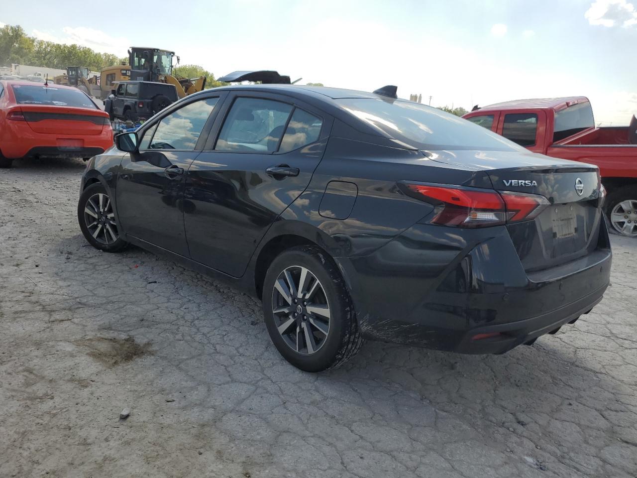2021 NISSAN VERSA SV - Фото 2