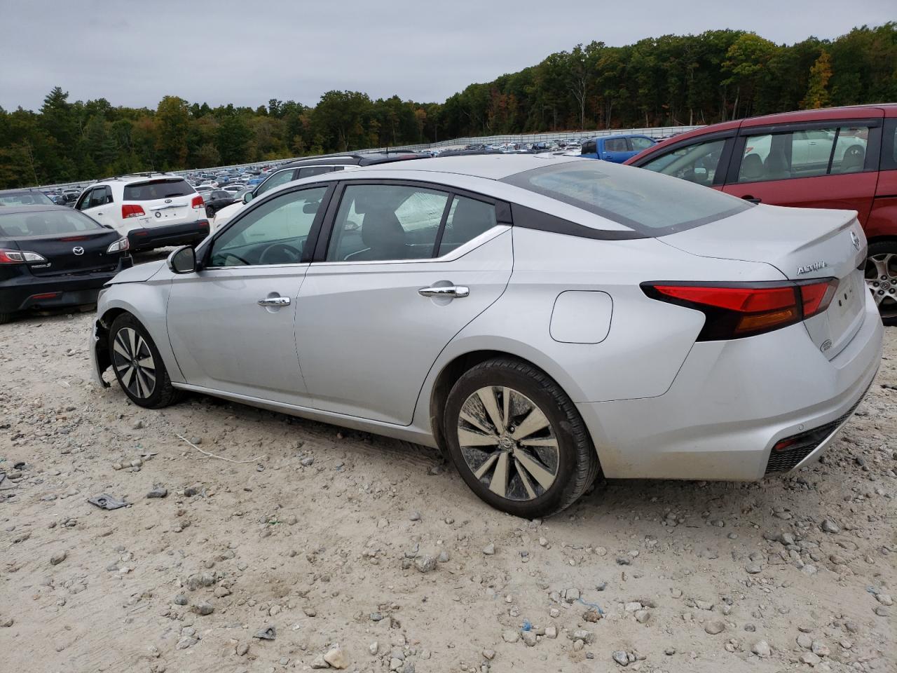 2022 NISSAN ALTIMA SV - Image 2