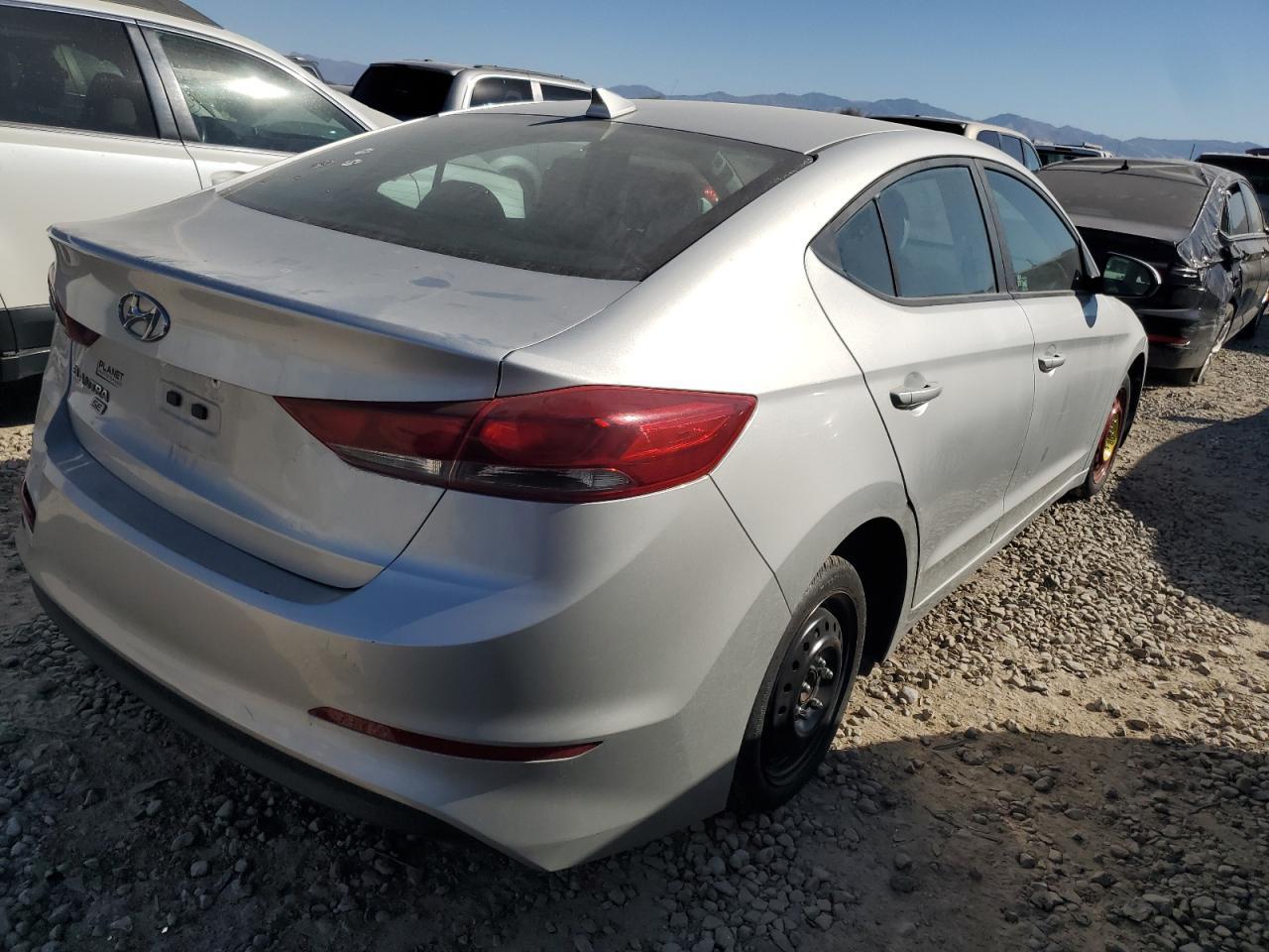 2017 HYUNDAI ELANTRA SE - Фото 3