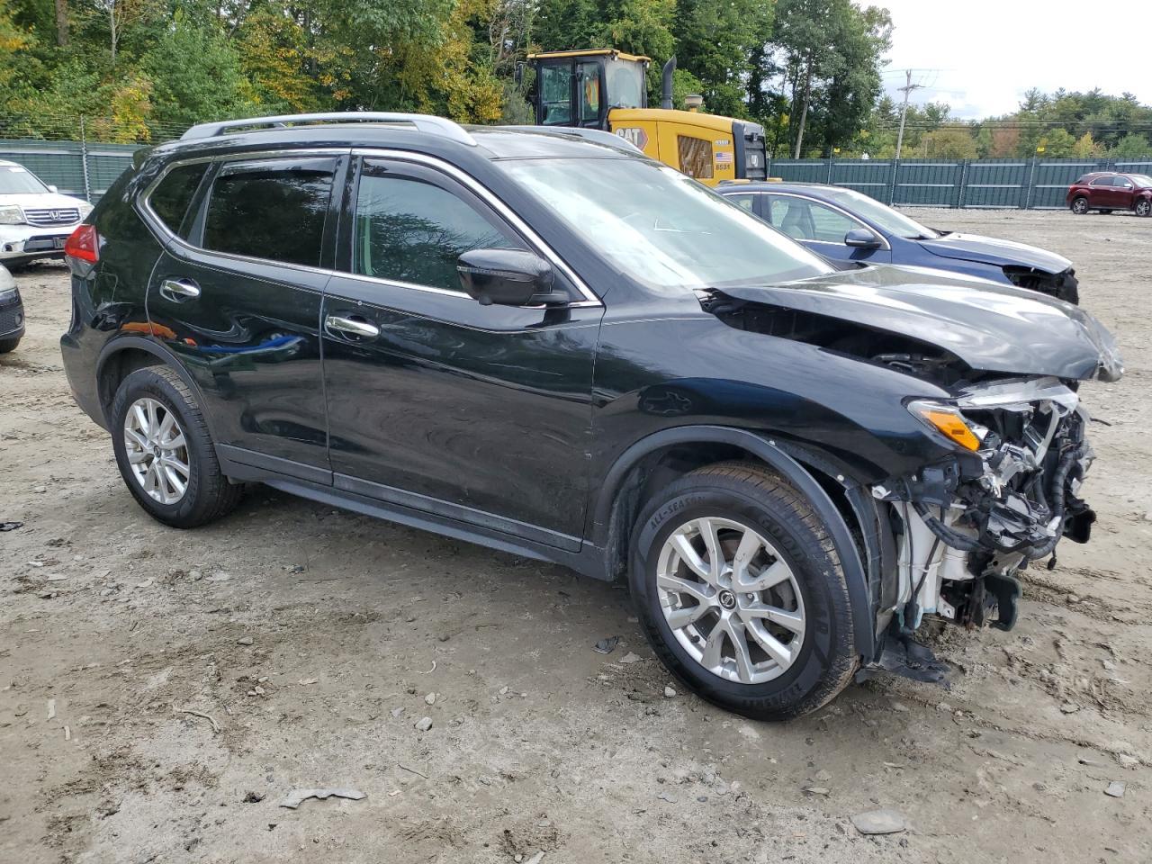 2017 NISSAN ROGUE SV - Фото 4