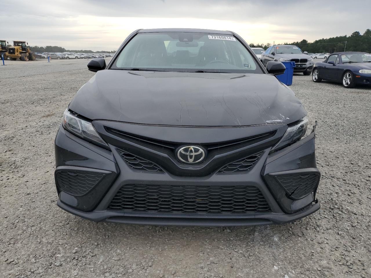 2021 TOYOTA CAMRY SE - Фото 5