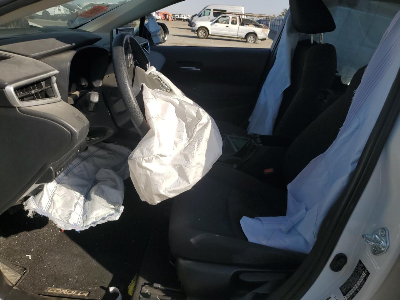 2021 TOYOTA COROLLA LE - Фото 7