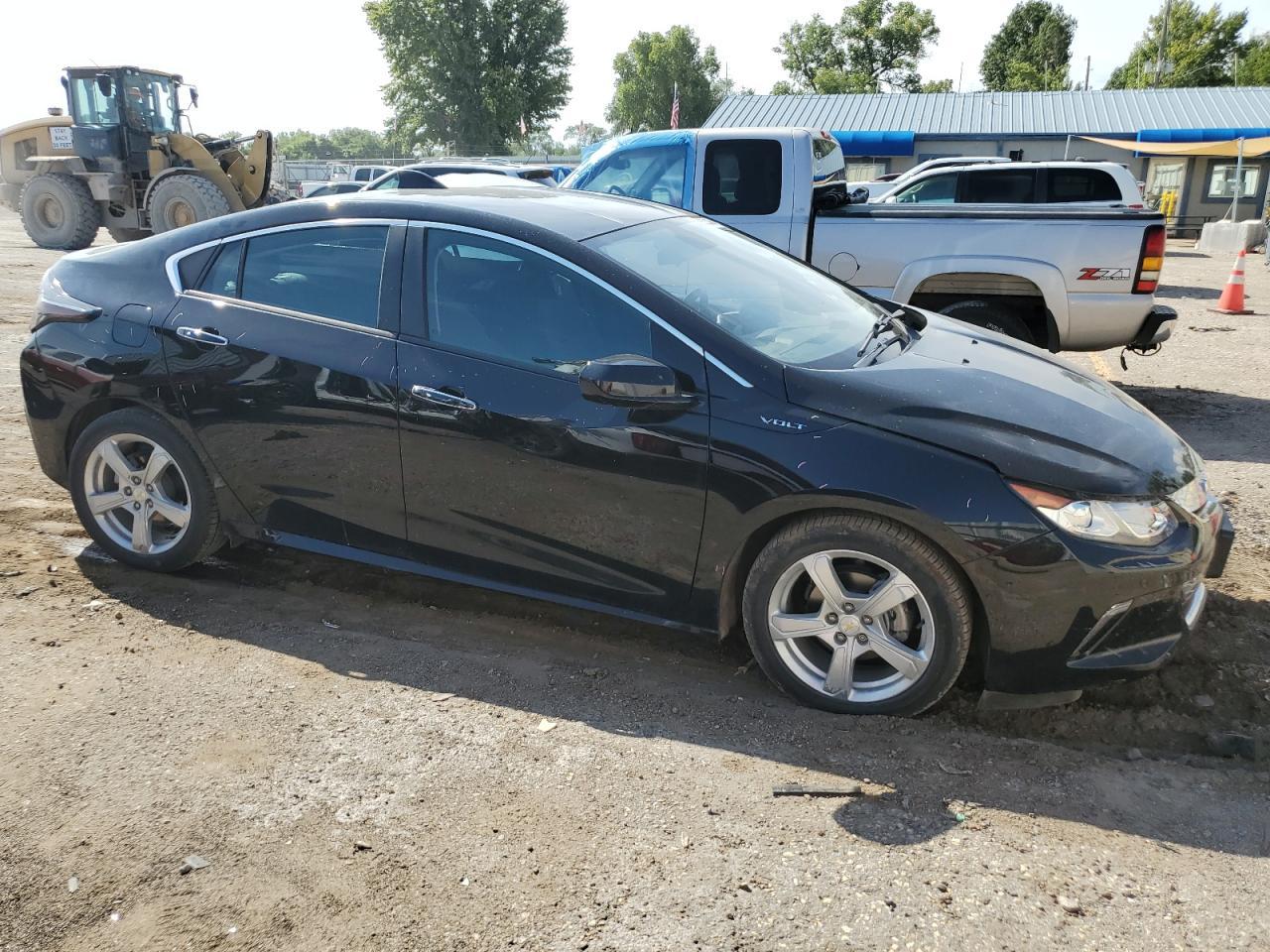 2017 CHEVROLET VOLT LT - Image 4
