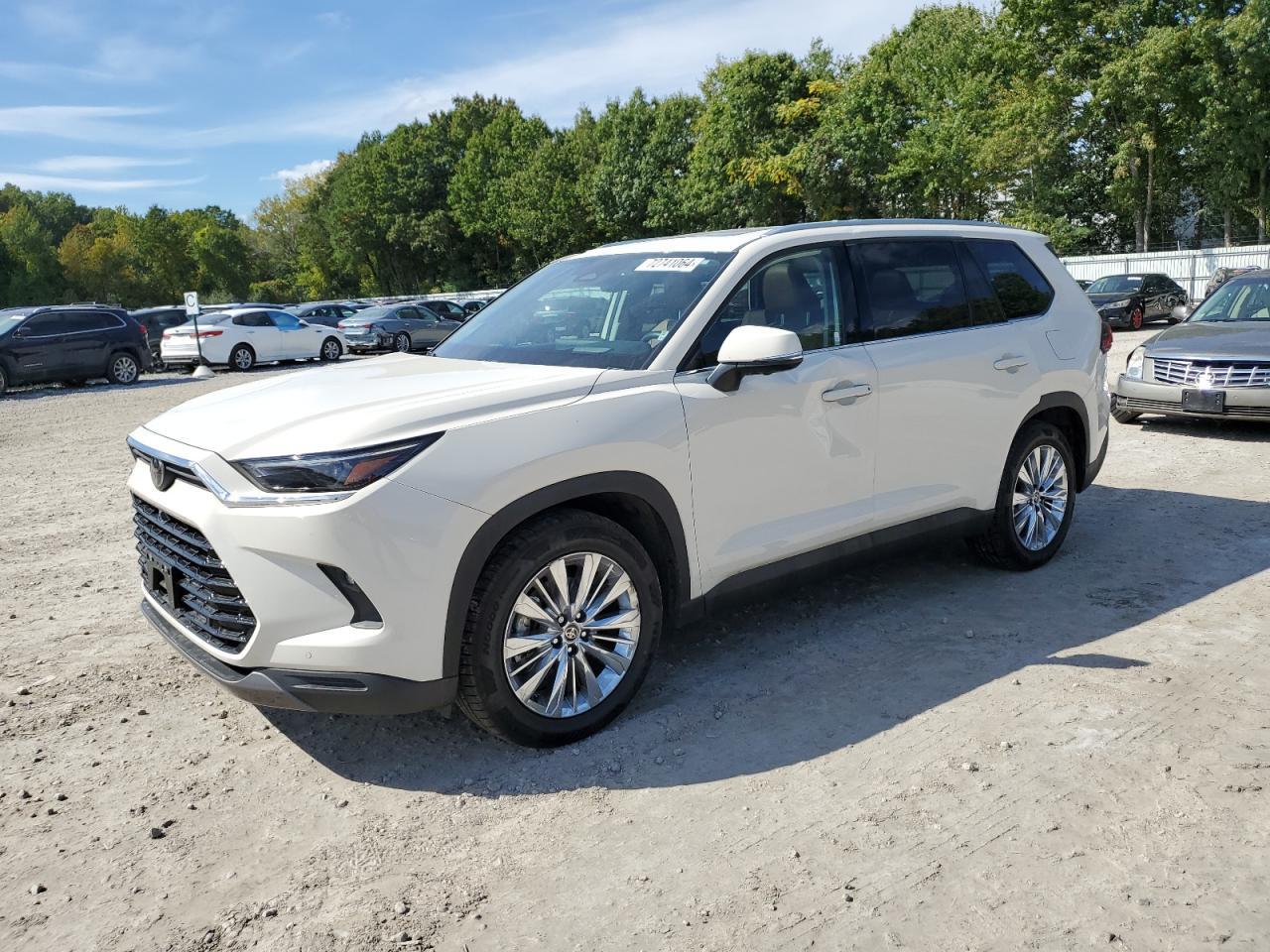 2024 TOYOTA GRAND HIGH