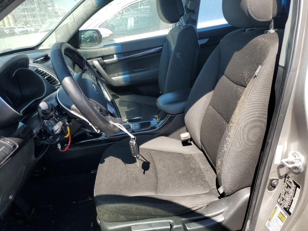 2014 KIA SORENTO LX - Image 7