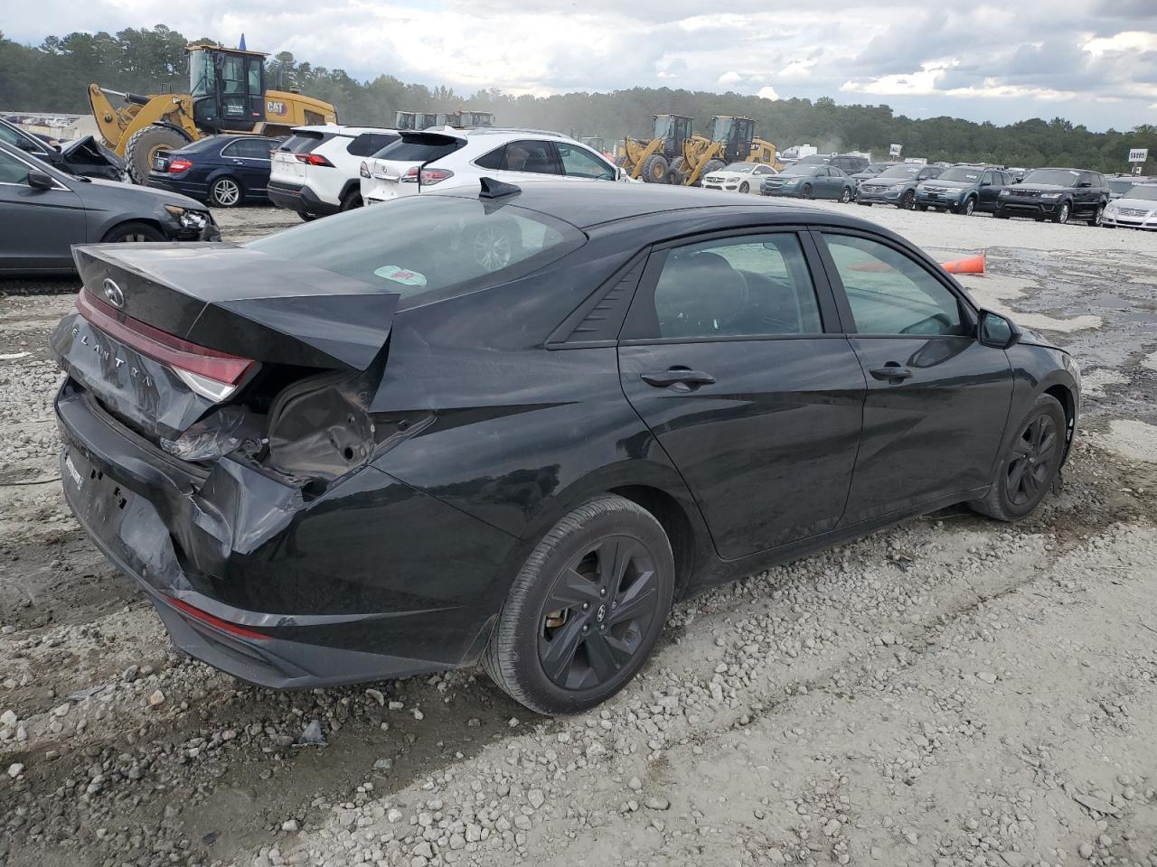 2022 HYUNDAI ELANTRA SE - Image 3