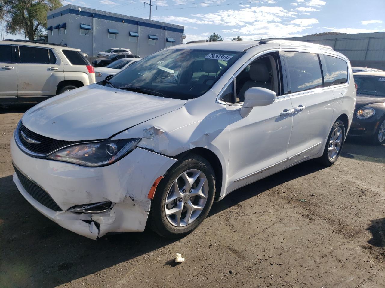 2017 CHRYSLER PACIFICA T