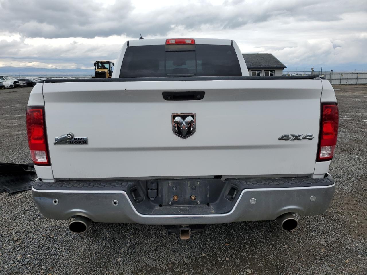 2017 RAM 1500 SLT - Image 6