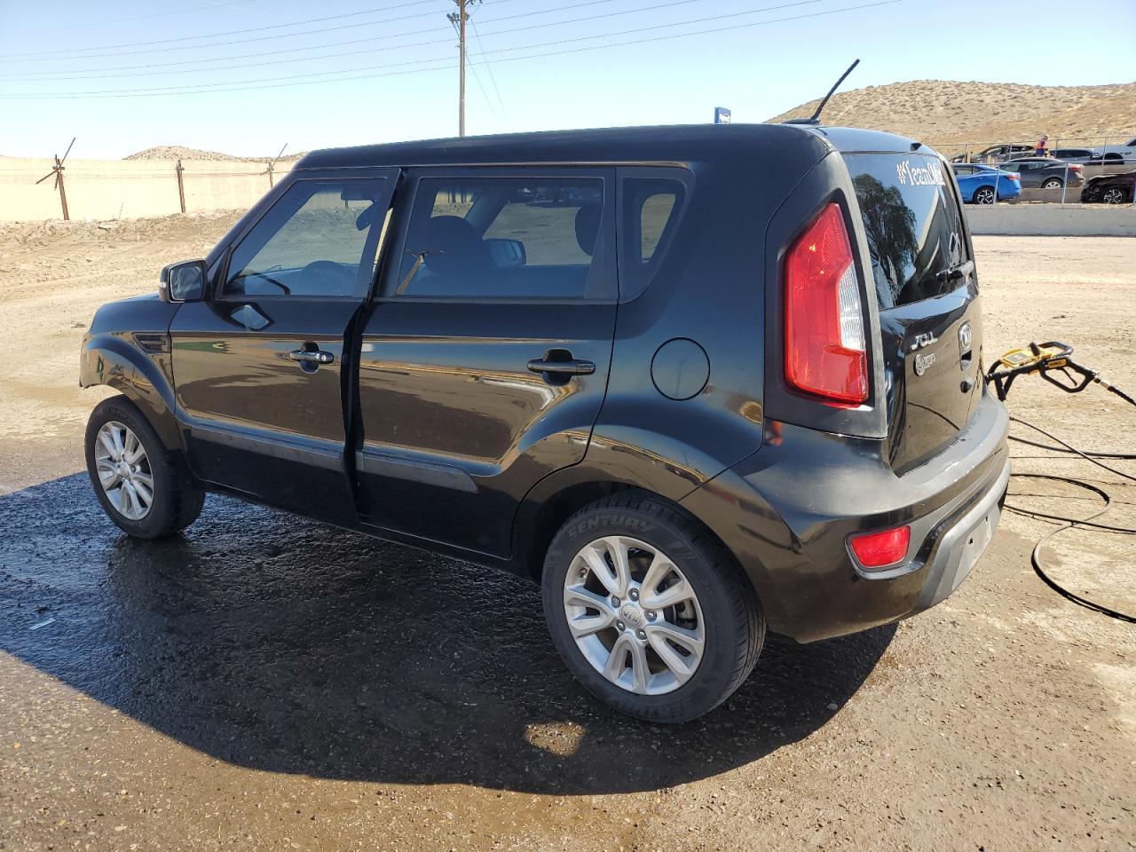 2013 KIA SOUL + - Image 2