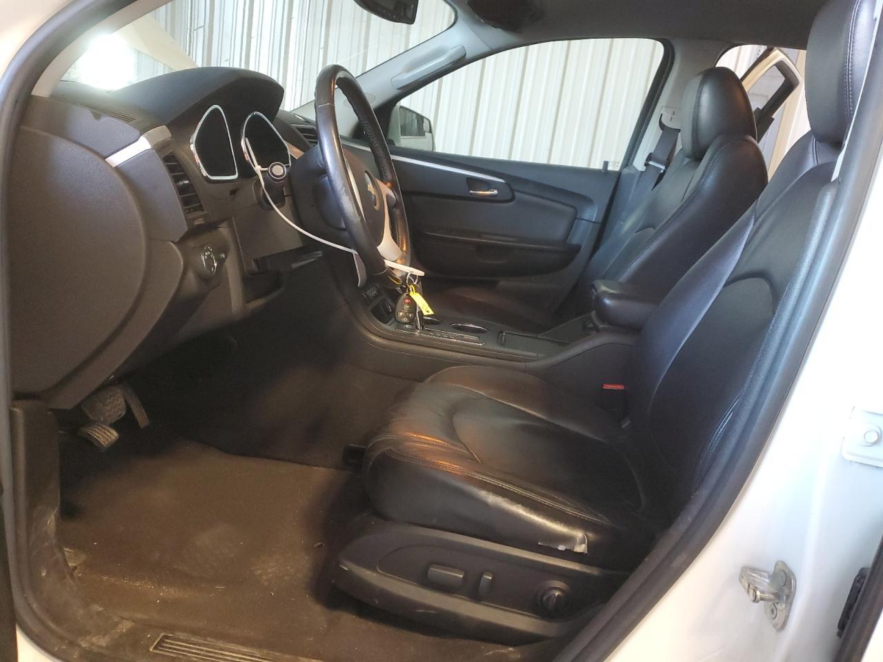 2011 CHEVROLET TRAVERSE L - Image 7