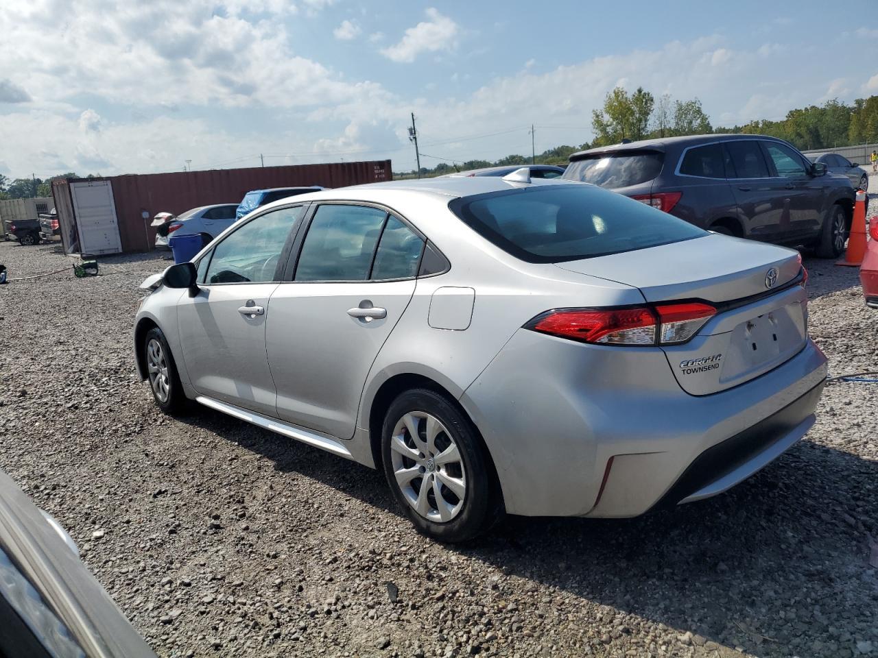 2022 TOYOTA COROLLA LE - Фото 2