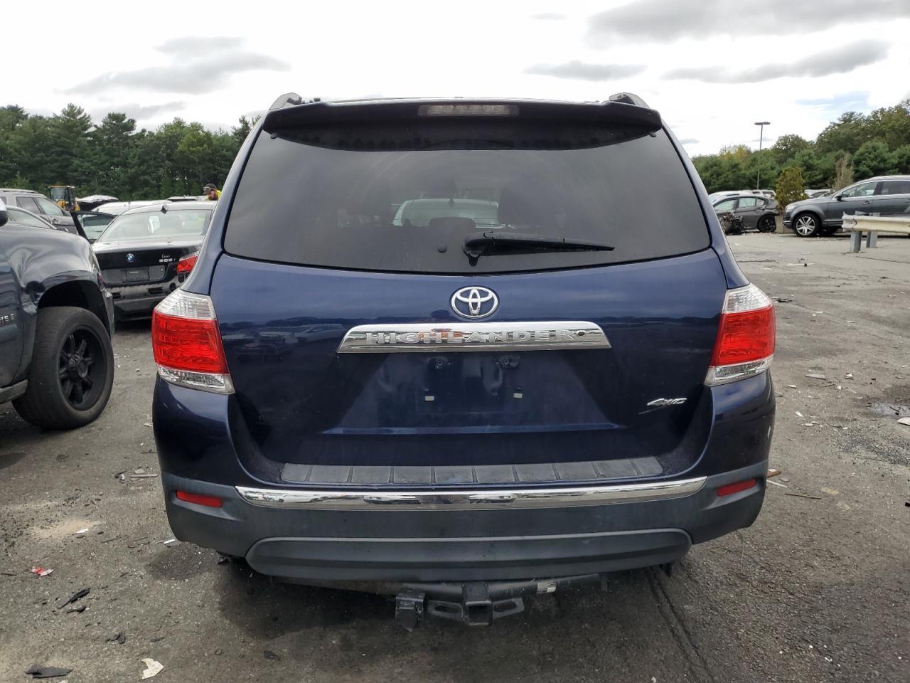 2011 TOYOTA HIGHLANDER - Фото 6