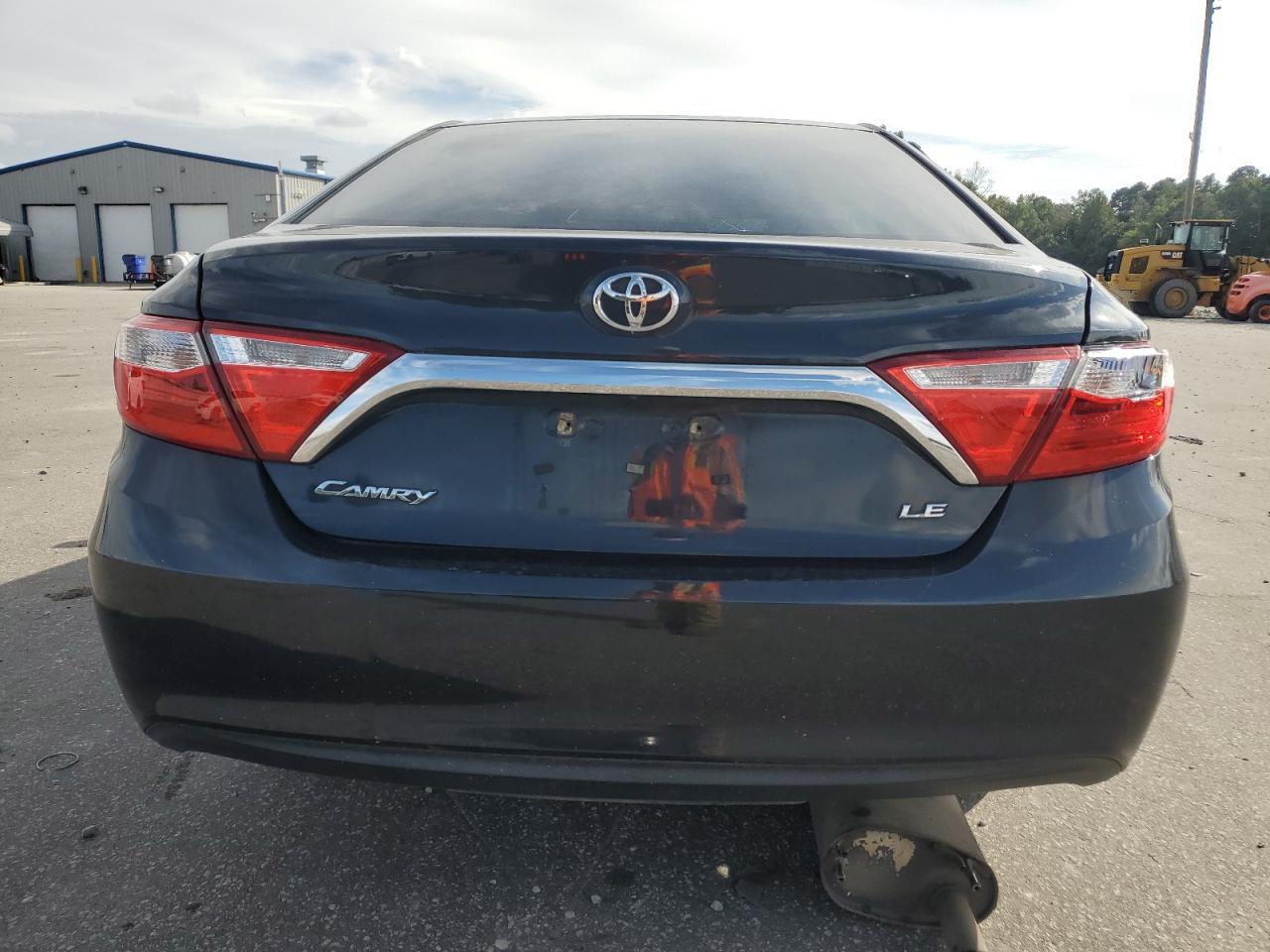 2017 TOYOTA CAMRY LE - Фото 6