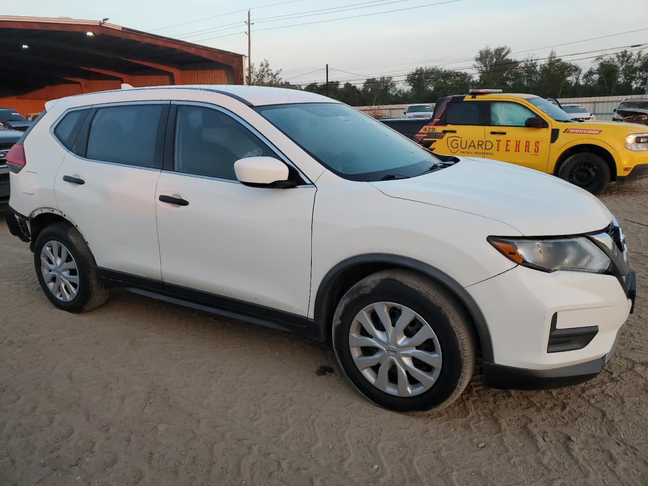 2017 NISSAN ROGUE S - Image 4