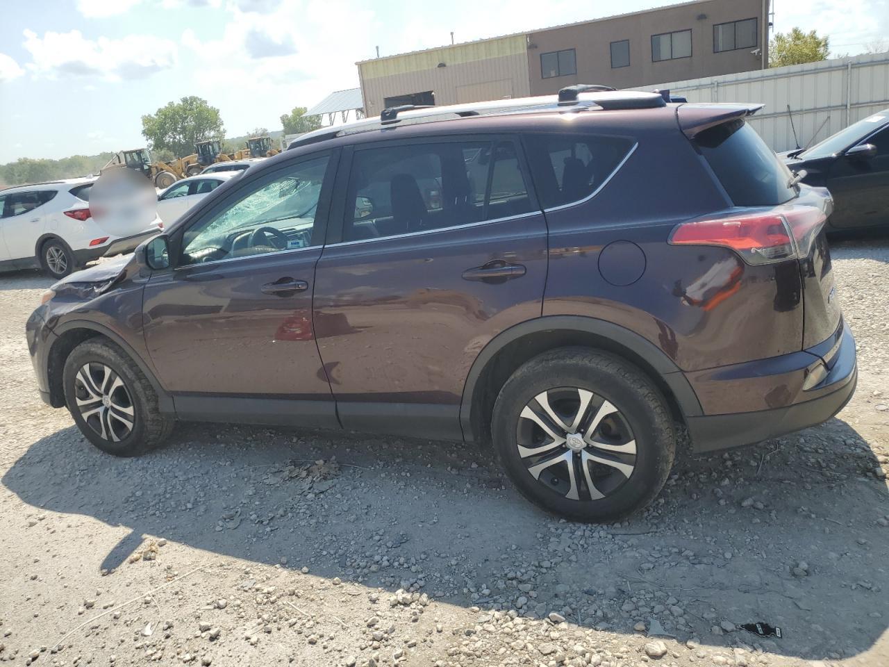 2016 TOYOTA RAV4 LE - Фото 2