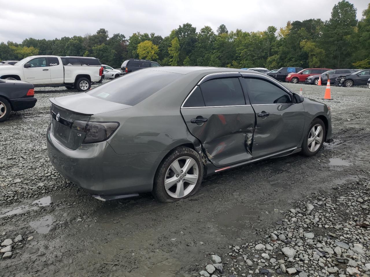 2014 TOYOTA CAMRY L - Image 3