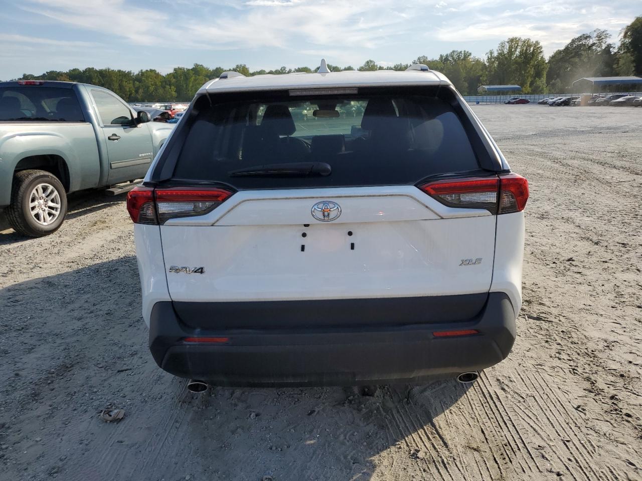 2022 TOYOTA RAV4 XLE - Image 6