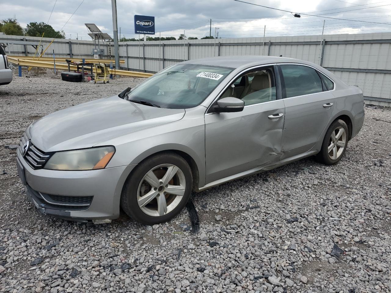 2013 VOLKSWAGEN PASSAT SE