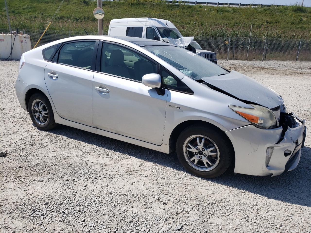 2013 TOYOTA PRIUS - Фото 4