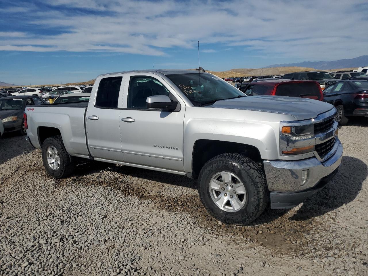 2017 CHEVROLET SILVERADO - Фото 4
