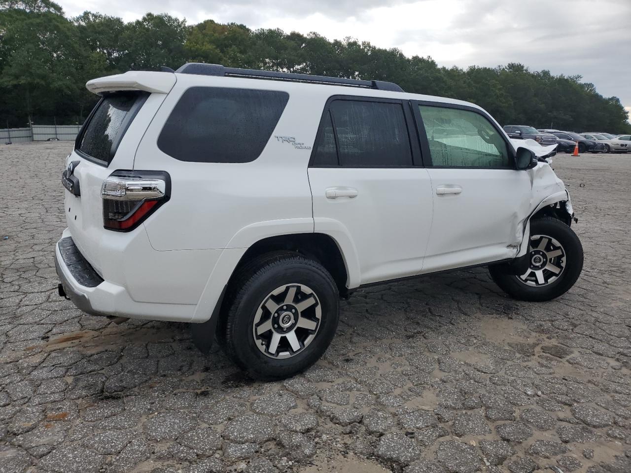 2024 TOYOTA 4RUNNER SR - Image 3