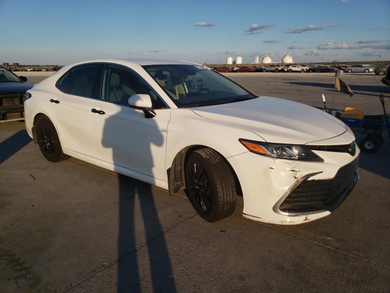2023 TOYOTA CAMRY LE - Image 4
