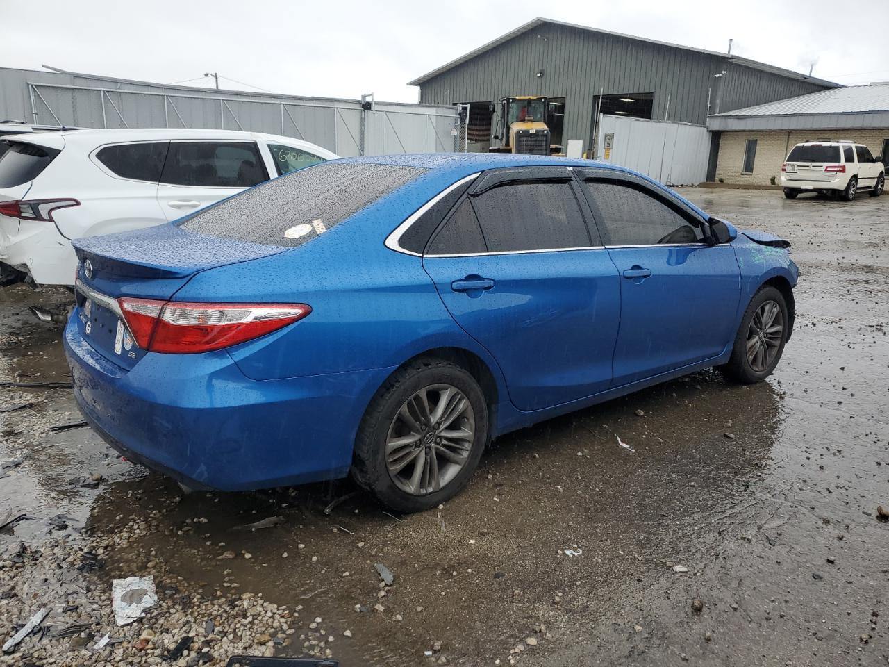 2017 TOYOTA CAMRY LE - Фото 3