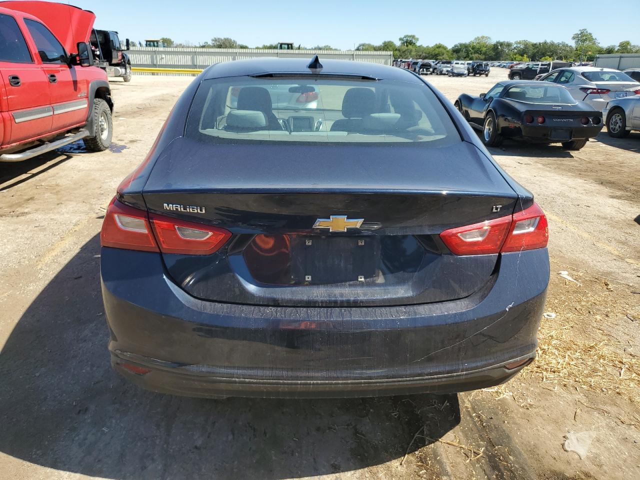 2017 CHEVROLET MALIBU LT - Image 6