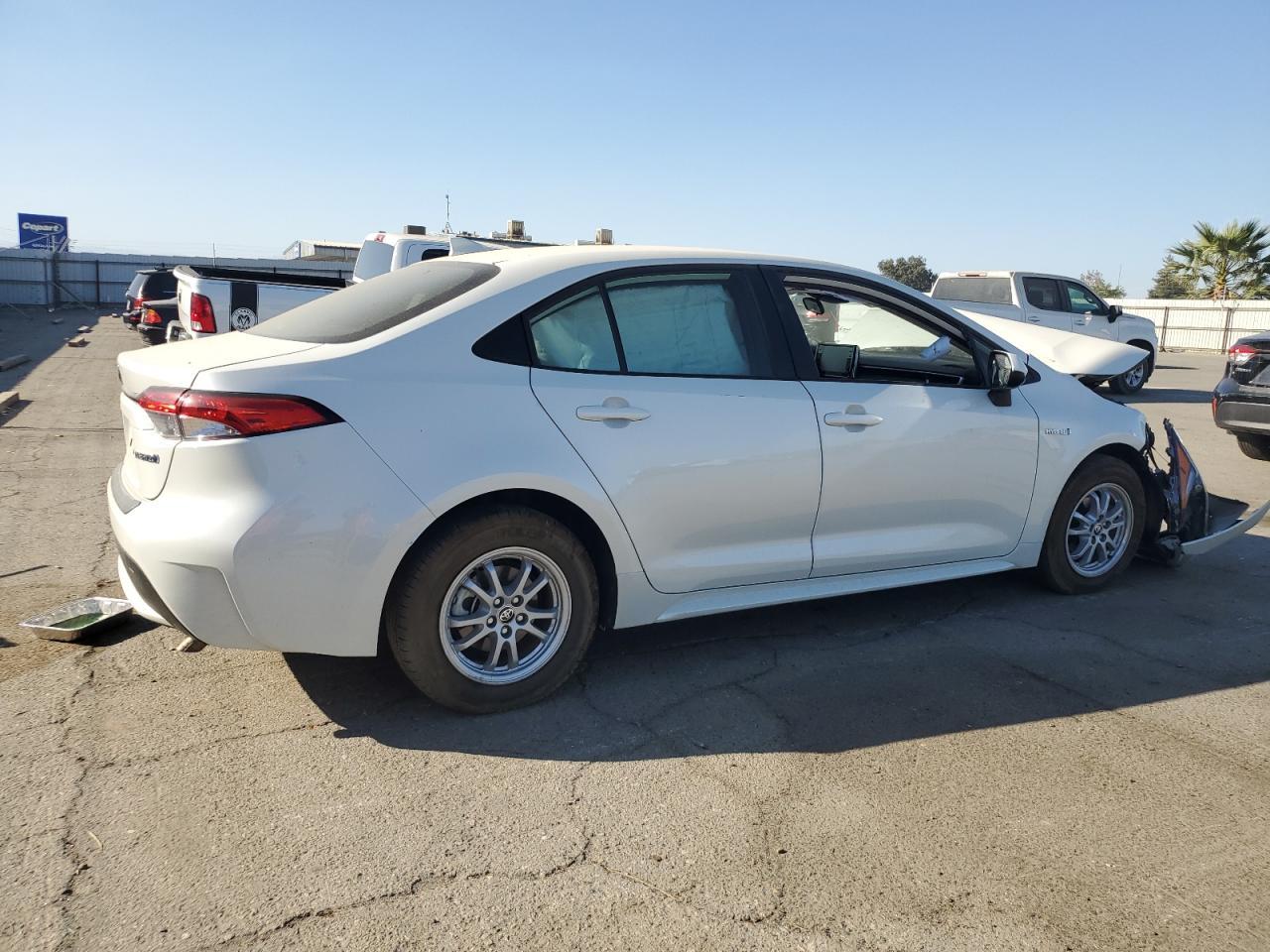 2021 TOYOTA COROLLA LE - Фото 3