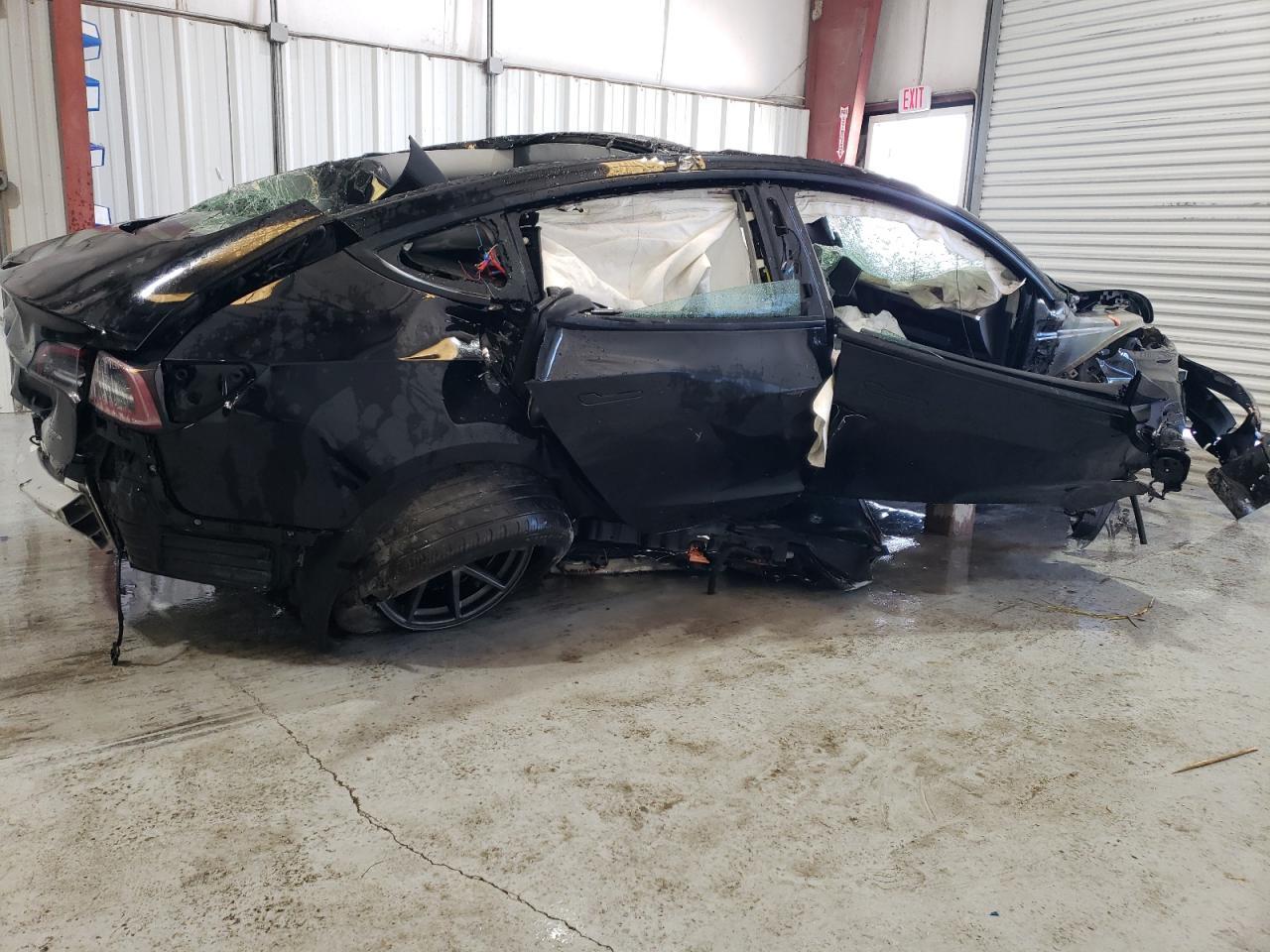 2022 TESLA MODEL 3 - Фото 3