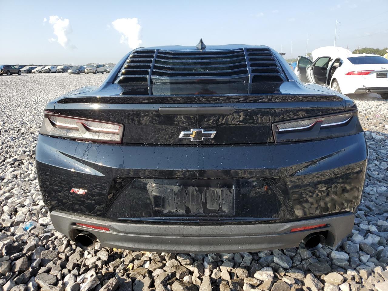 2018 CHEVROLET CAMARO LT - Image 6