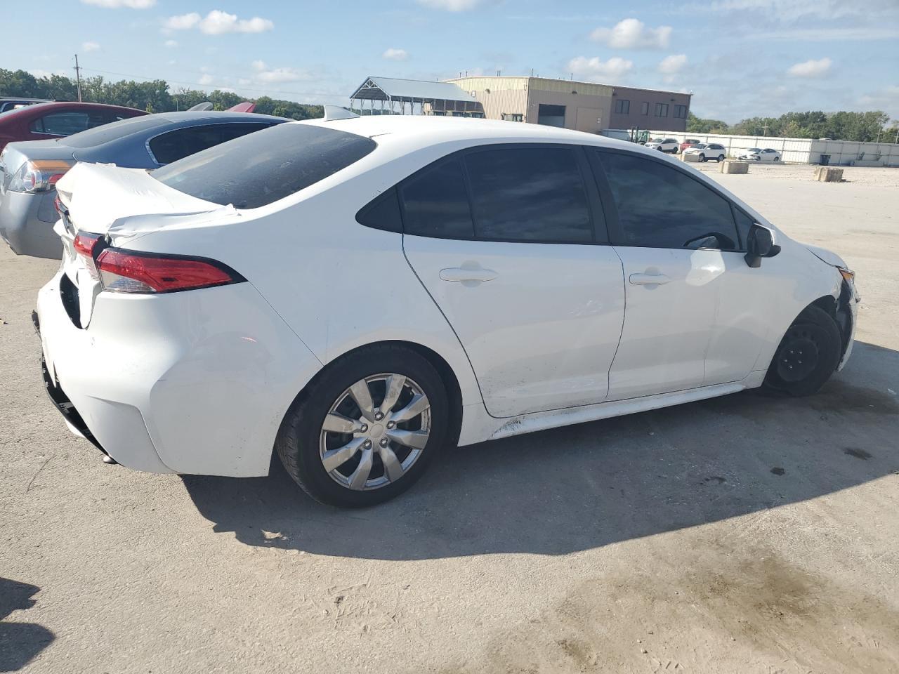 2021 TOYOTA COROLLA LE - Фото 3