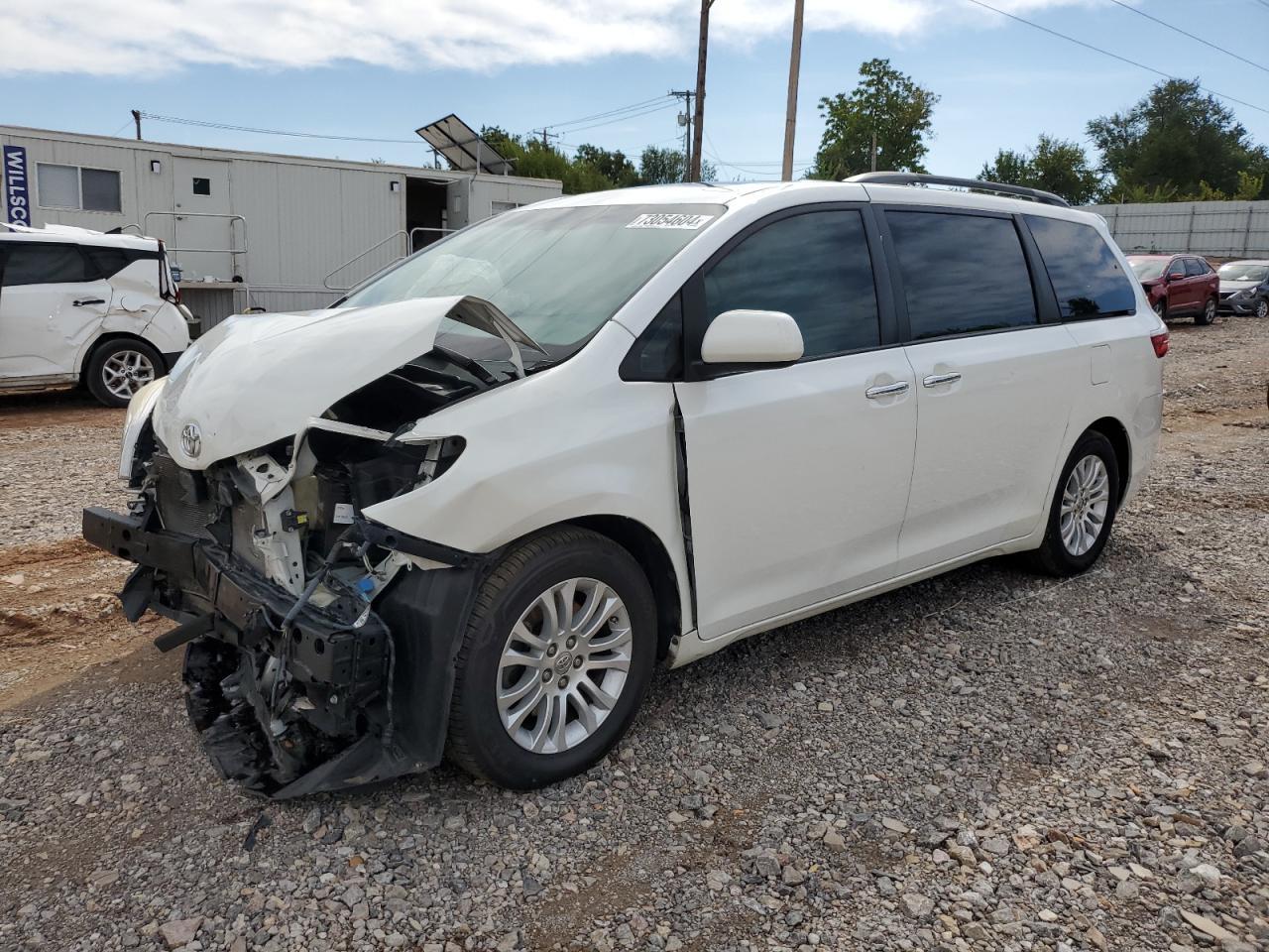 2015 TOYOTA SIENNA XLE