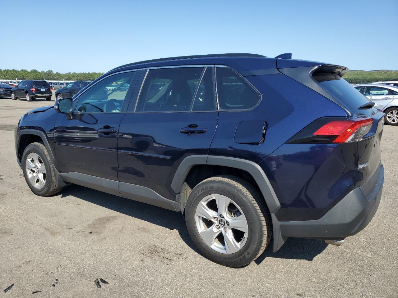 2020 TOYOTA RAV4 XLE - Фото 2