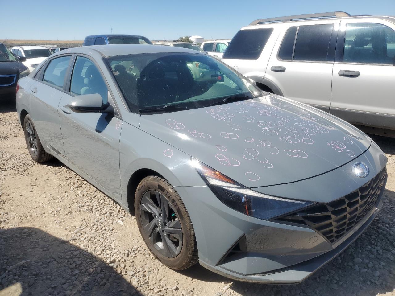 2022 HYUNDAI ELANTRA SE - Фото 4