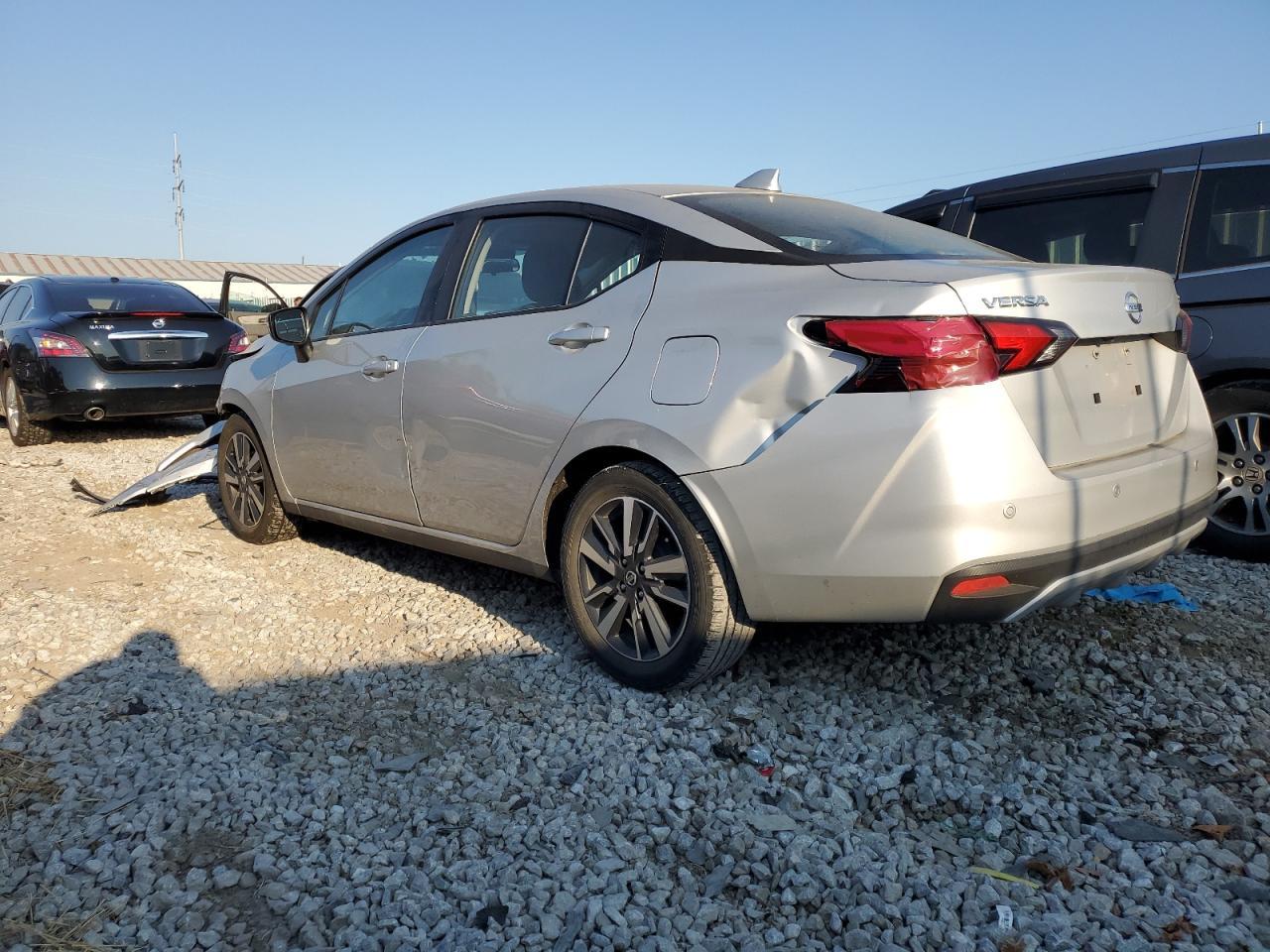 2021 NISSAN VERSA SV - Фото 2