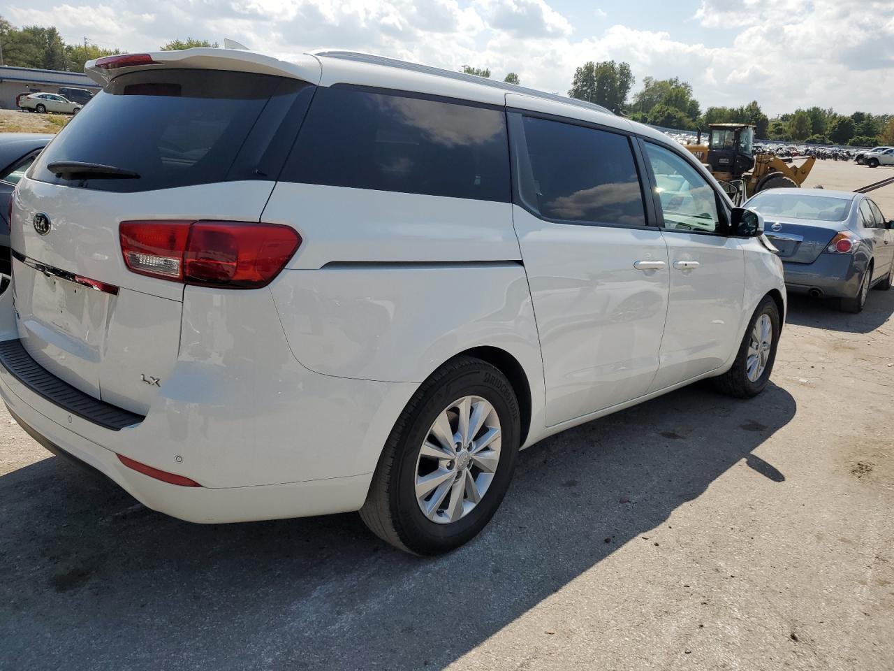 2017 KIA SEDONA LX - Фото 3