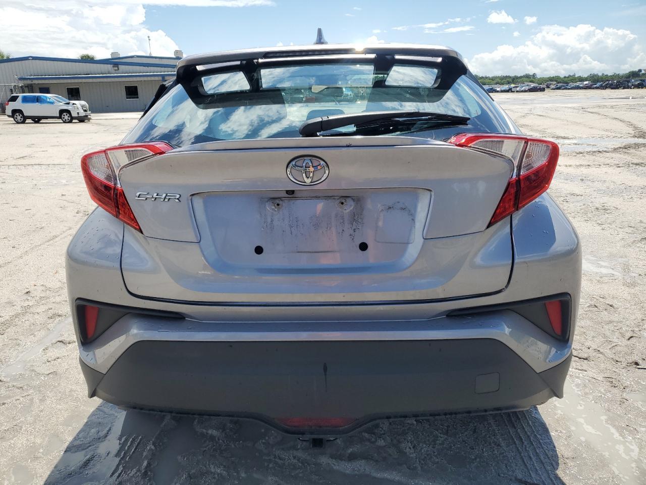 2018 TOYOTA C-HR XLE - Фото 6