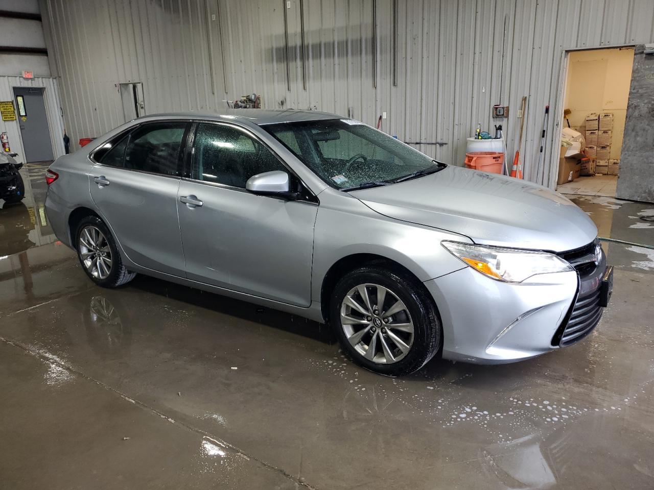 2017 TOYOTA CAMRY LE - Image 4
