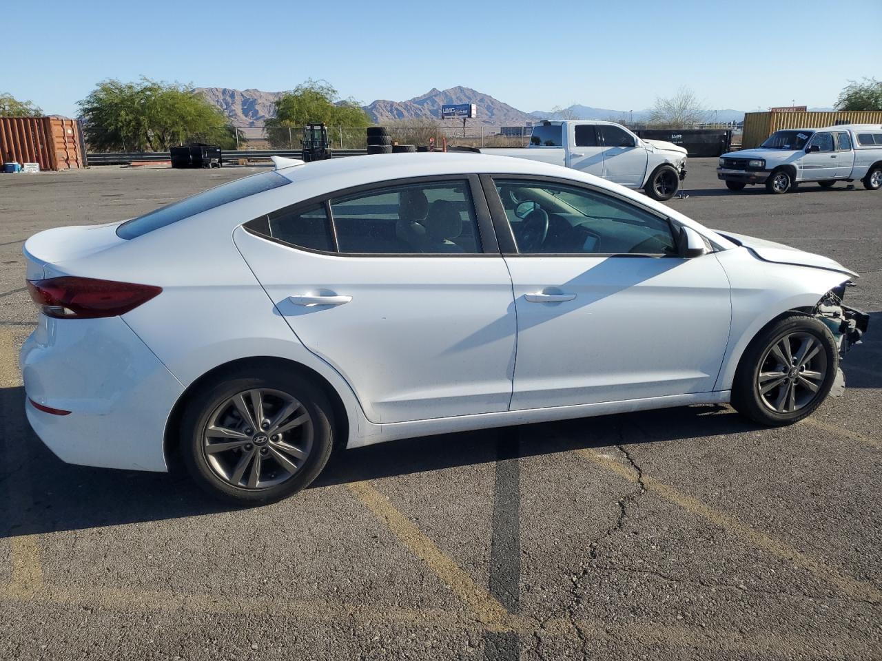 2018 HYUNDAI ELANTRA SE - Фото 3