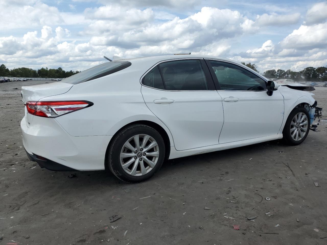 2019 TOYOTA CAMRY L - Фото 3