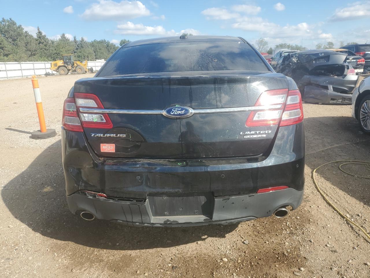 2013 FORD TAURUS LIM - Image 6
