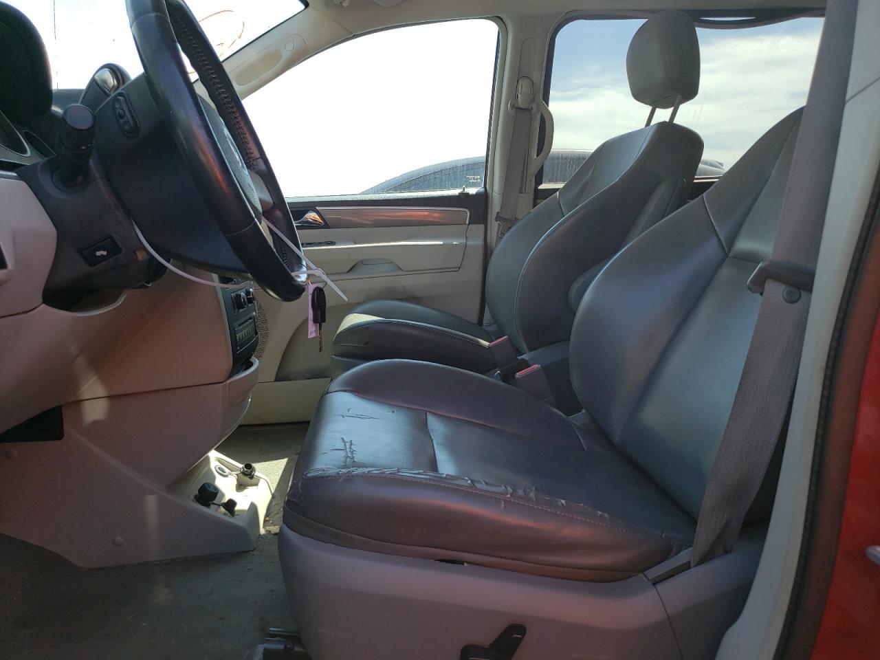 2010 VOLKSWAGEN ROUTAN SE - Фото 7