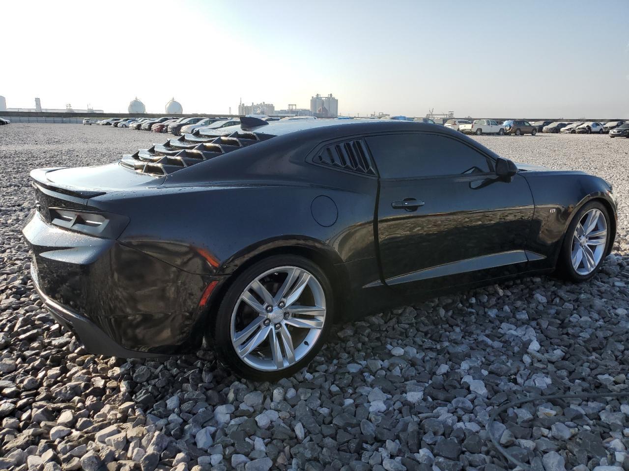 2018 CHEVROLET CAMARO LT - Image 3