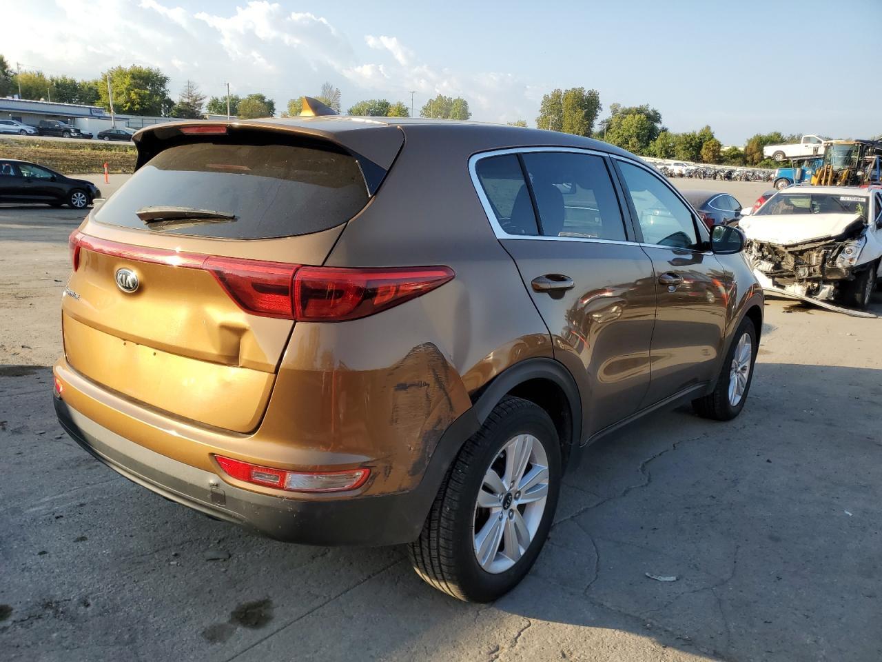 2017 KIA SPORTAGE L - Фото 3