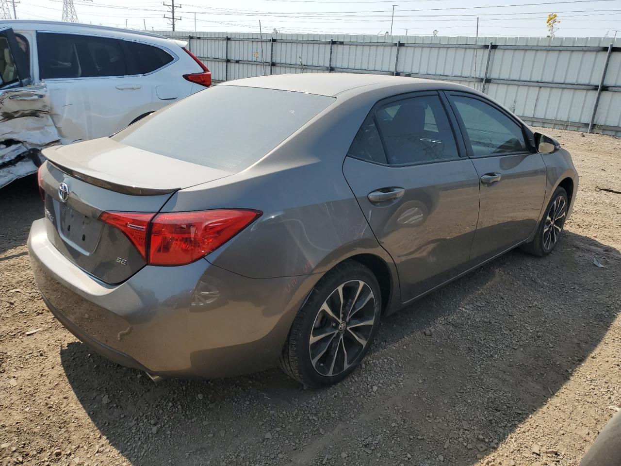 2019 TOYOTA COROLLA L - Фото 3