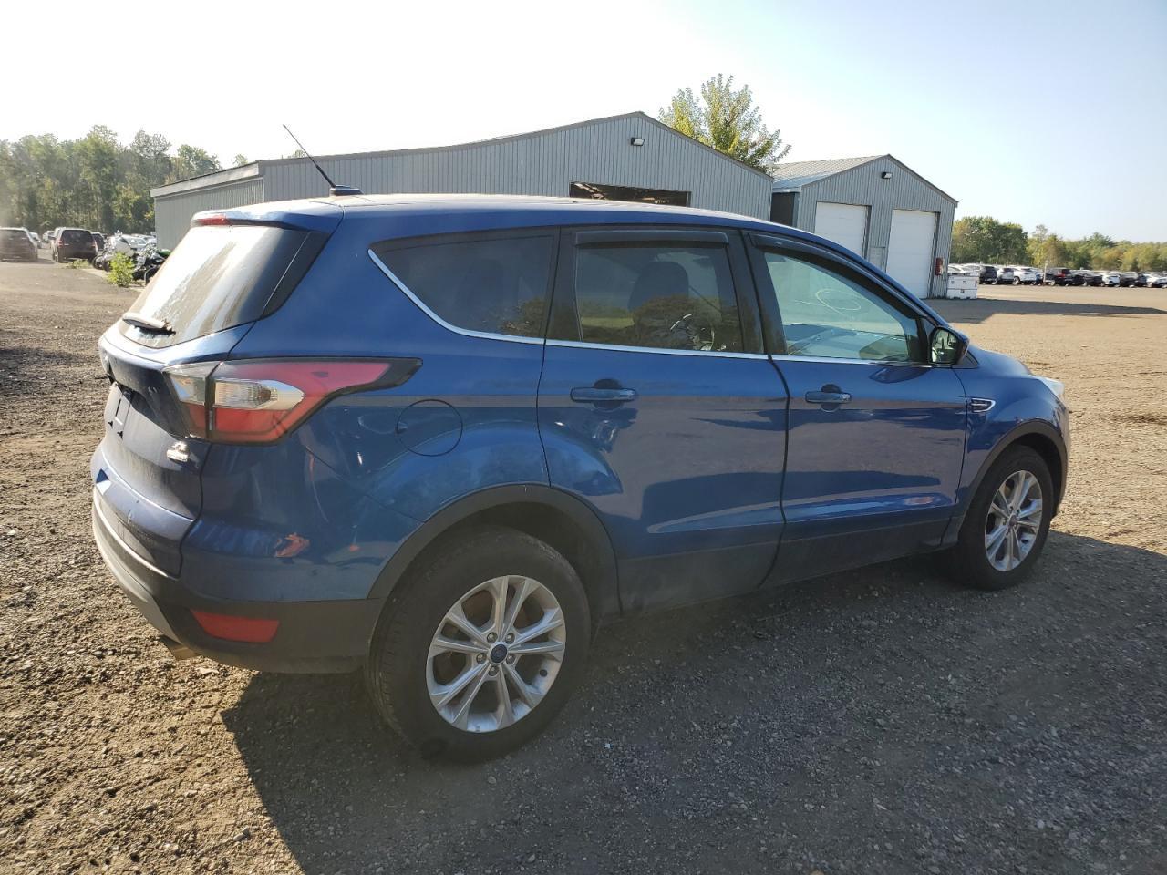 2017 FORD ESCAPE SE - Image 3