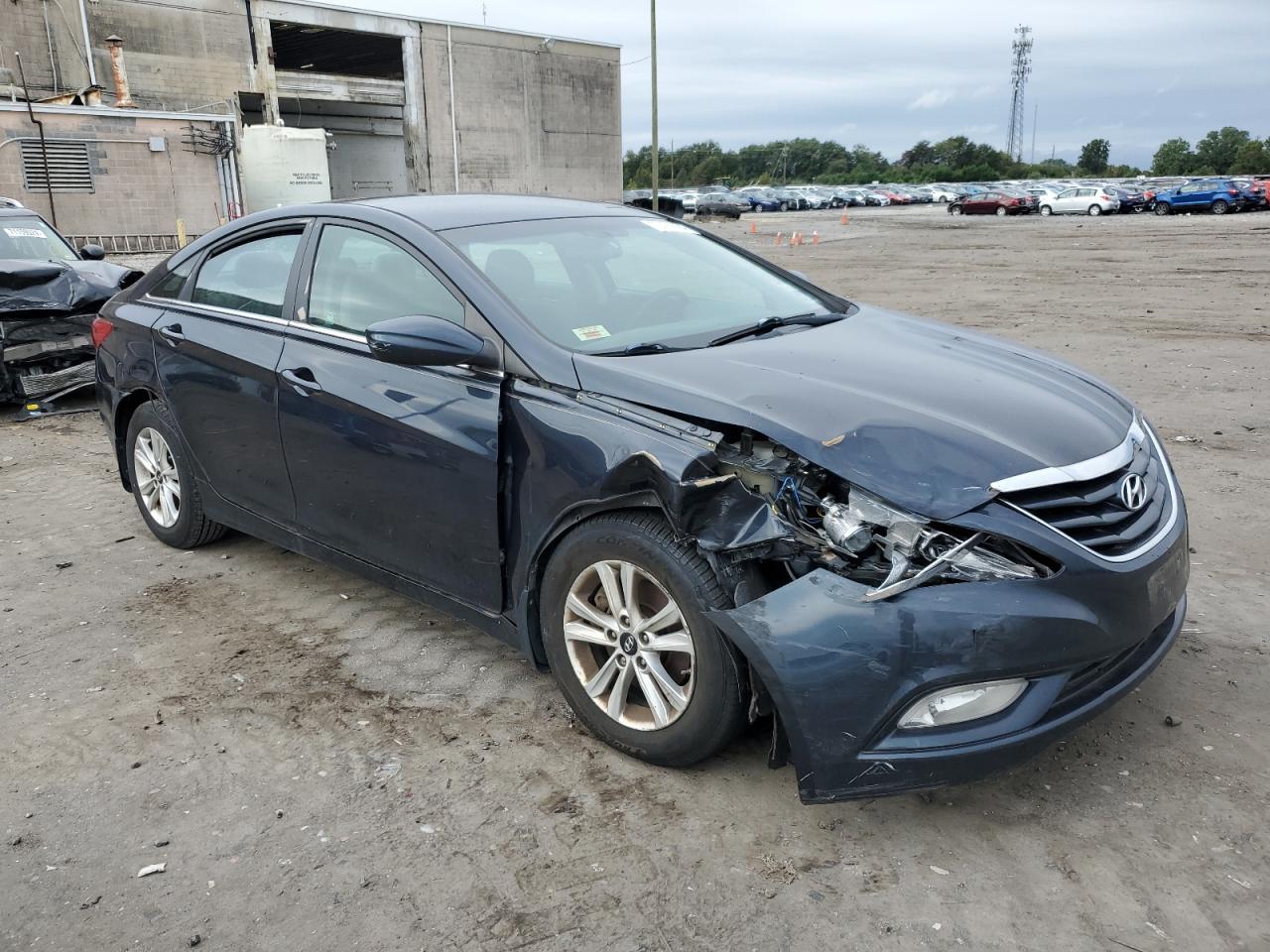 2013 HYUNDAI SONATA GLS - Image 4